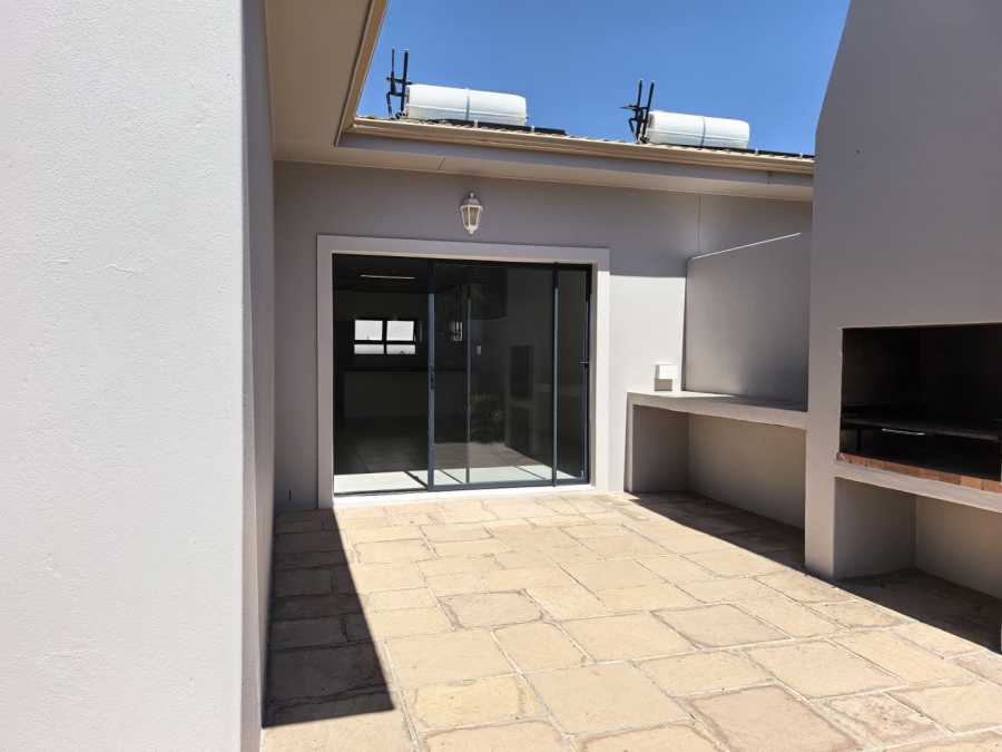 To Let 3 Bedroom Property for Rent in Parklands North Western Cape